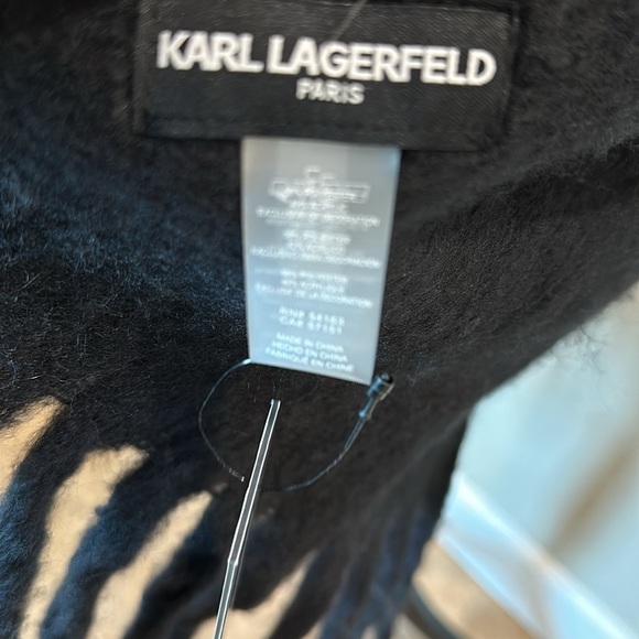 NWT Karl Lagerfeld Paris Large scarf - Picture 5 of 6